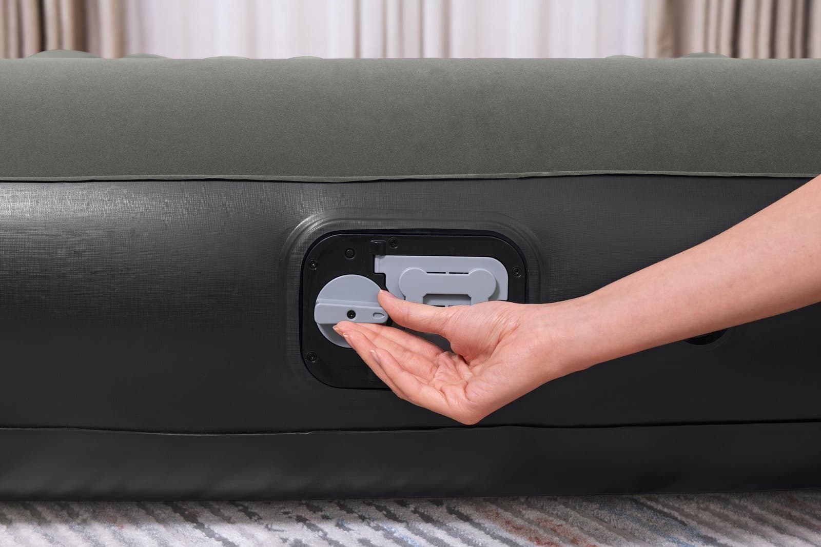 Надуваем двоен матрак с вградена помпа на батерии 2.03m x 1.52m x 30cm Tritech Air Mattress Queen - Image 12